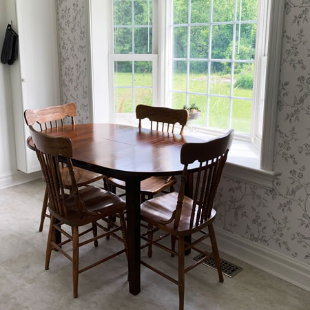 Picture of kitchen - click for a list of features for the apartment